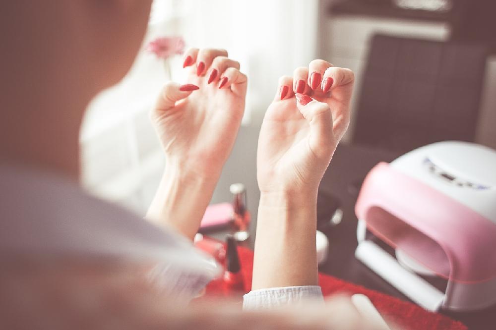 Jak zregenerować paznokcie po hybrydzie?
